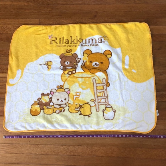 Rilakkuma Harvest Festival Honey Forest Lap Blanket - Picture 3 of 5